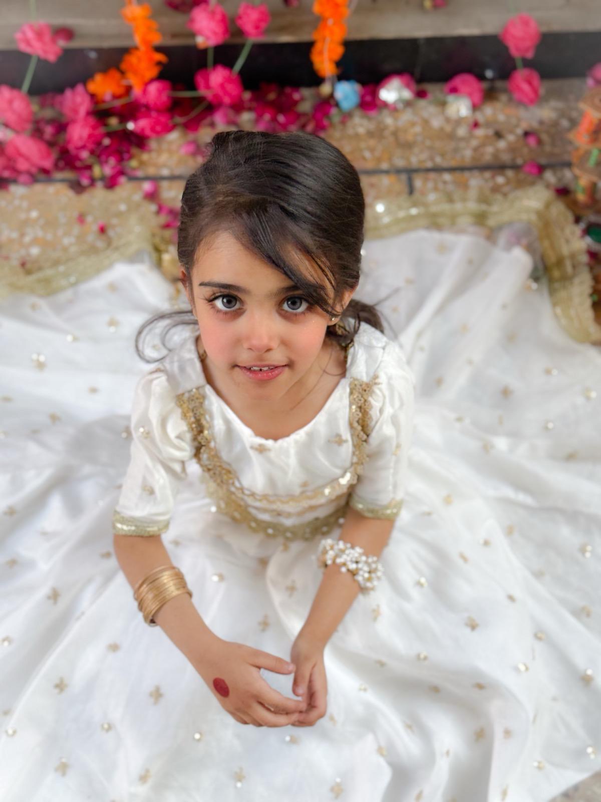 Noor-e-Ivory - Image 2