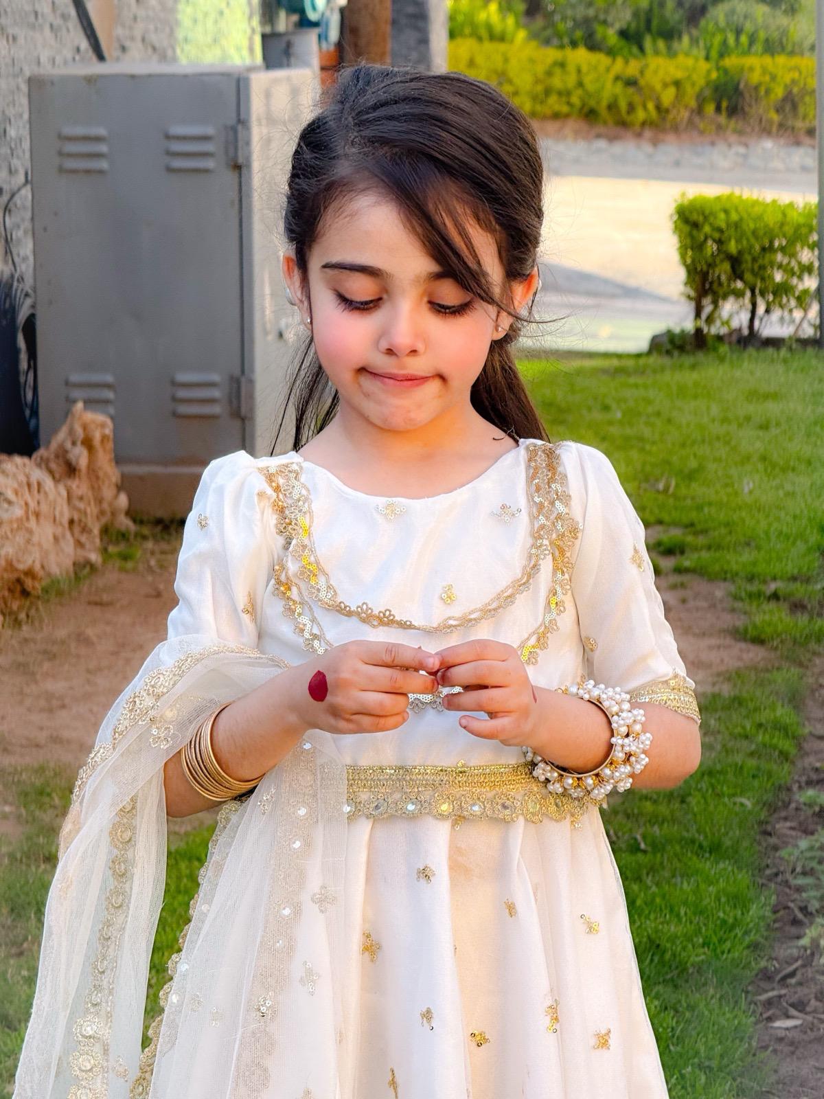 Noor-e-Ivory - Image 7